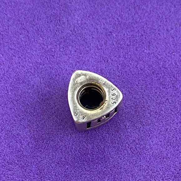 💛 Pandora Sterling Silver Letter E Charm - Picture 2 of 3